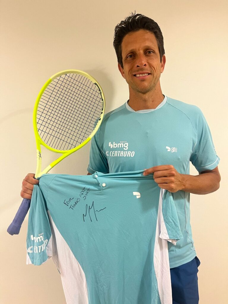 RAKIETA TENISOWA ORAZ STRÓJ MECZOWY Z AUTOGRAFEM I DEDYKACJĄ MARCELO MELO