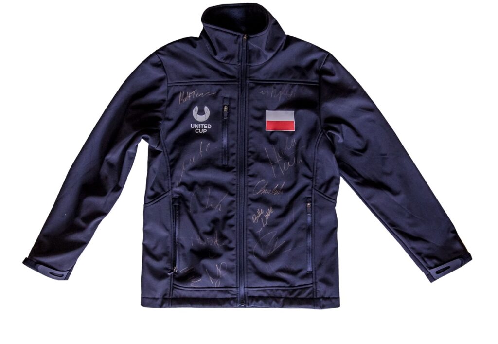 KURTKA REPREZENTACJI POLSKI W TENISIE ZIEMNYM Z AUTOGRAFAMI ZAWODNIKÓW I SZTABU SZKOLENIOWEGO – UNITED CUP 2025